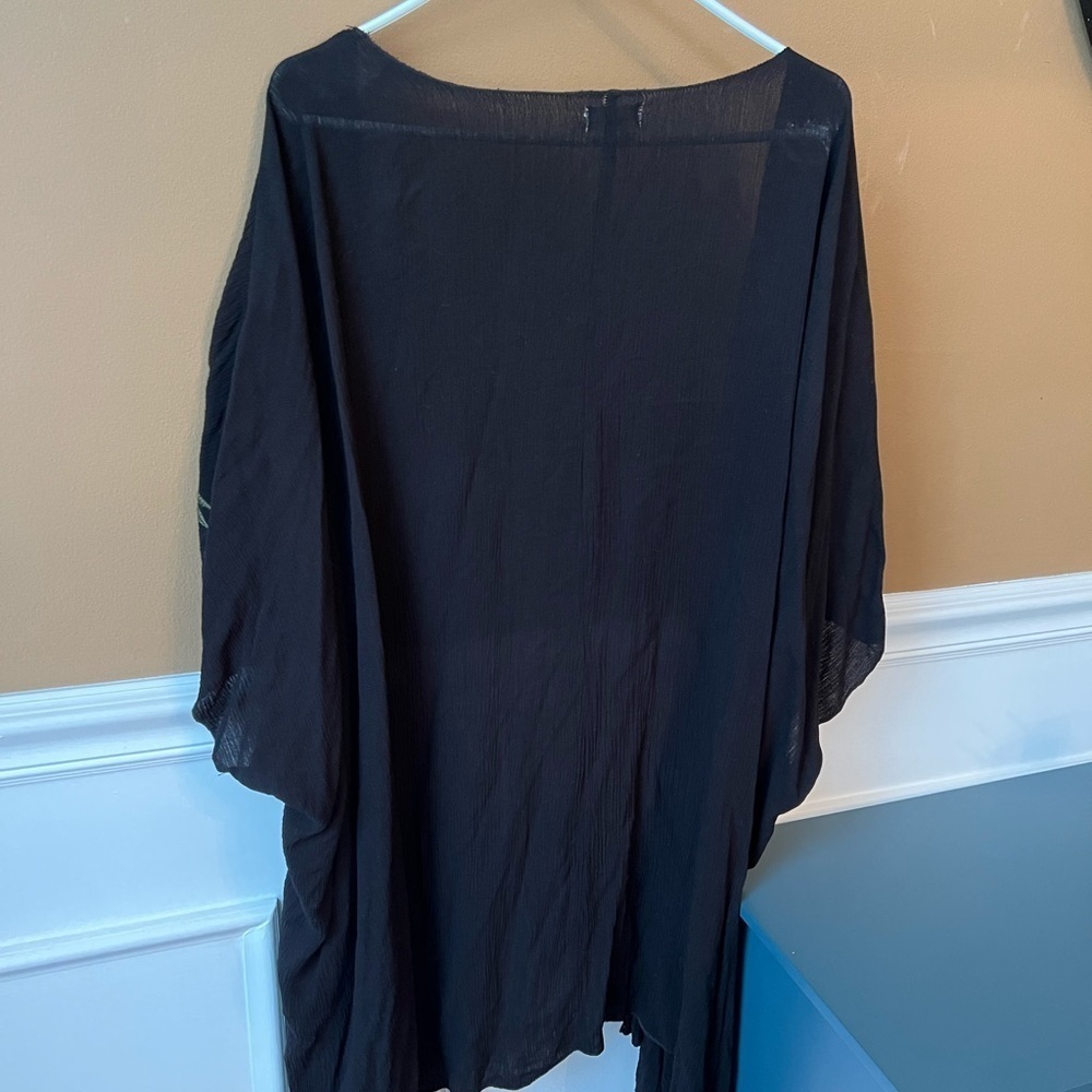 Xhilaration Black Kimono with Floral Embroidery Size M/L Vacation Swim Beach - Picture 4 of 5
